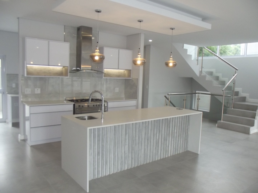 4 Bedroom Property for Sale in Flamingo Vlei Western Cape